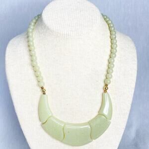 Frost White Lucite Beaded Necklace With Ariculated Speckled Pendant